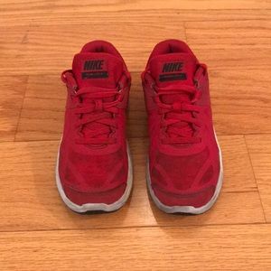 Nike Run Lite 5 size 2.5Y